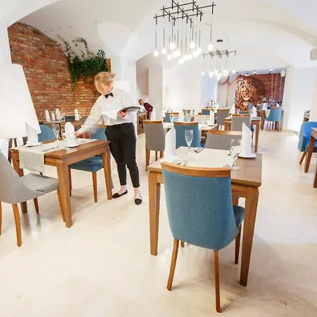 شقة Apartament Stare Miasto *